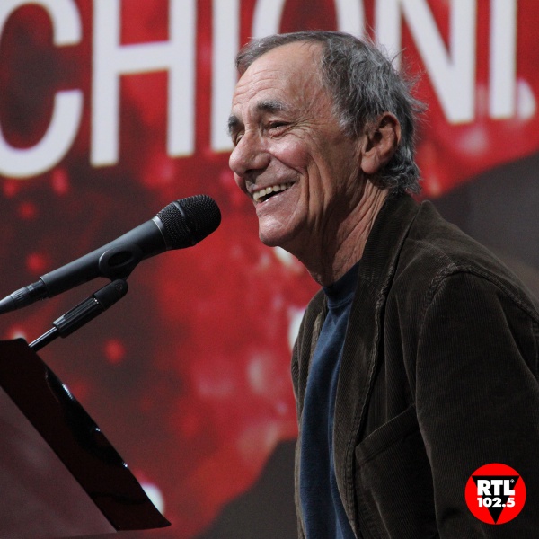 Roberto Vecchioni a RTL 102.5: "Ai miei figli ho insegnato i sogni"