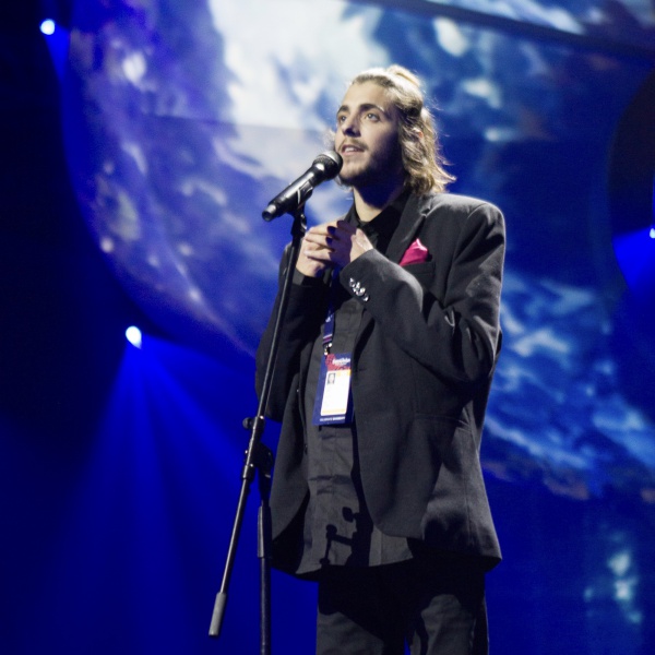 Salvador Sobral, vincitore dell’Eurovision, ricoverato in gravi condizioni