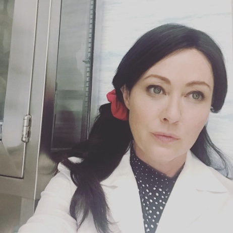 Shannen Doherty guarita dal cancro: «Mi sento di nuovo una donna»
