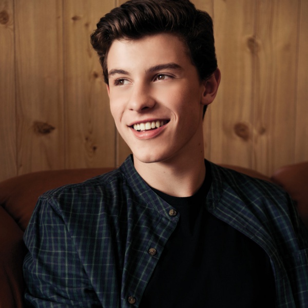 Shawn Mendes ciclone in Italia su RTL 102.5 e in Piazza Duomo Milano