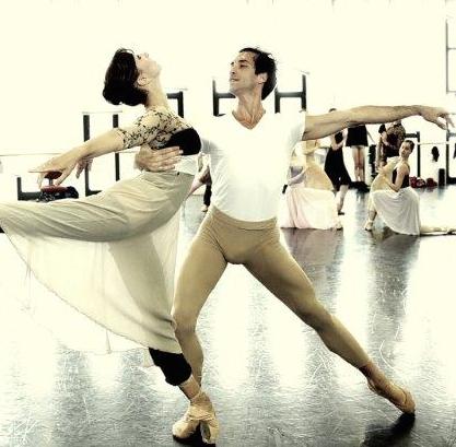 Sogno di una notte di mezza estate splende alla Scala