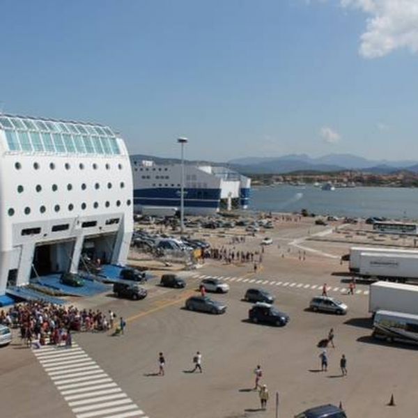 Spiagge sarde depredate, sequestro al porto di Olbia