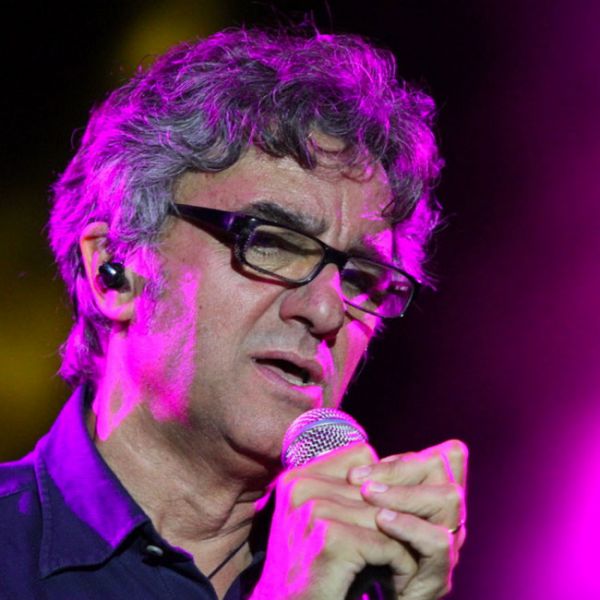 Stadio, Gaetano Curreri cade durante concerto, non è grave