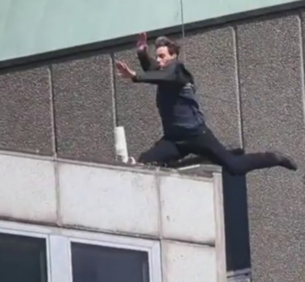 Tom Cruise, incidente sul set di “Mission Impossible 6”