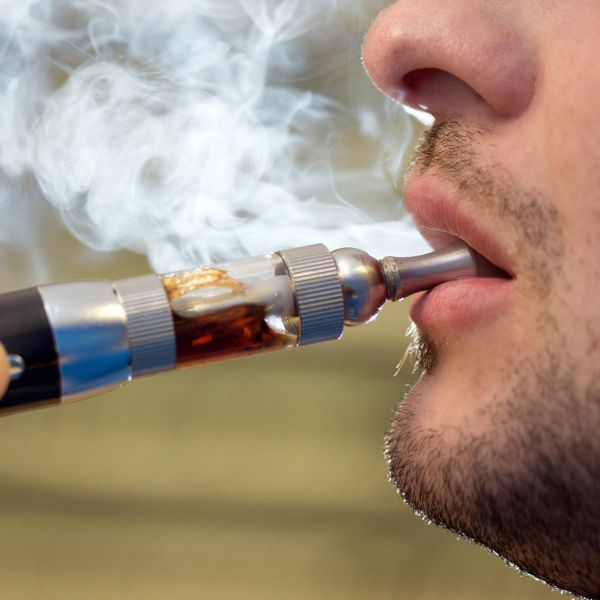 Usa, prima vittima da fumo di sigaretta elettronica