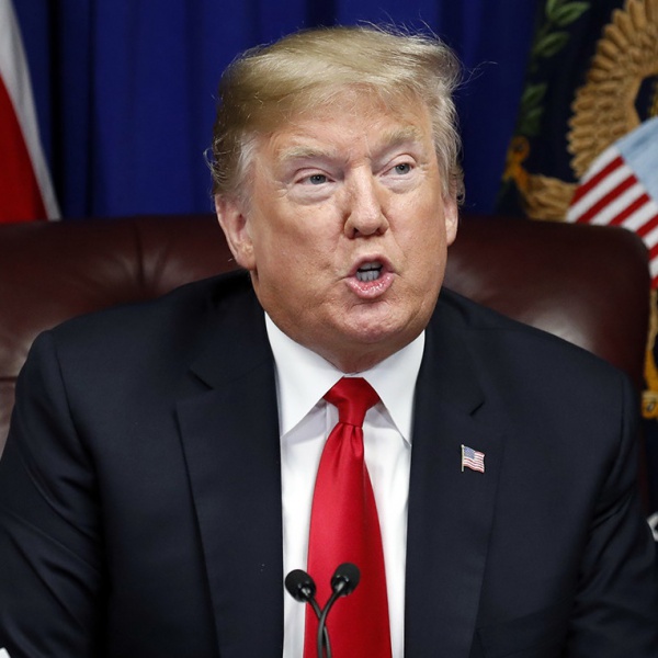Usa, Trump, estensione programmi migranti in cambio del muro