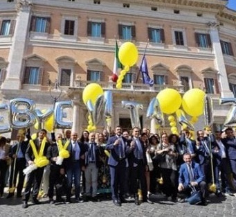 Vitalizi, Sì della Camera all'addio e il M5S festeggia