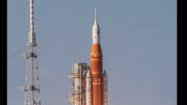 Al via la missione spaziale Artemis II: dopo più di mezzo secolo l'uomo torna a vedere la Luna