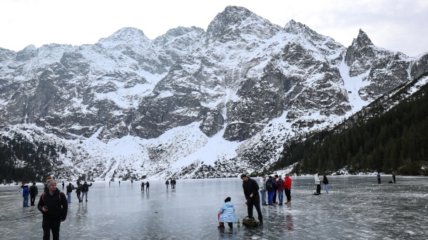 19 milioni di italiani in viaggio per le feste di Natale e Capodanno; tra le mete preferite vince la montagna