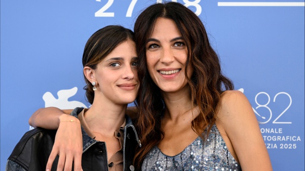 82. Mostra del Cinema di Venezia: Carolina Cavalli e Benedetta Porcaroli presentano “Il rapimento di Arabella” a RTL 102.5