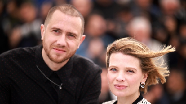 82. Mostra del Cinema di Venezia: Valérie Donzelli e Bastien Bouillon presentano “À pied d’œuvre” a RTL 102.5