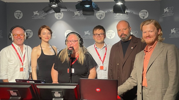82. Mostra del Cinema di Venezia: Yorgos Lanthimos, Emma Stone e Jesse Plemons presentano “Bugonia” a RTL 102.5