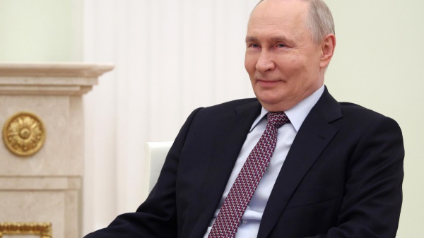 A Mosca la parata della Vittoria. Le parole di Putin: "Combattiamo contro una forza aggressiva sostenuta dalla Nato"