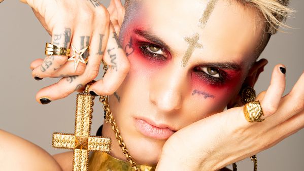 Achille Lauro di nuovo in tour con un alter-ego, Achille Idol - Immortale