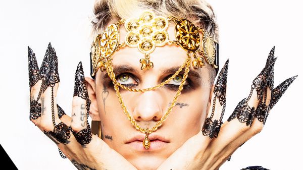 Achille Lauro, stile e unicità nel suo percorso musicale: “Non guardarsi intorno e cercare la propria identità”