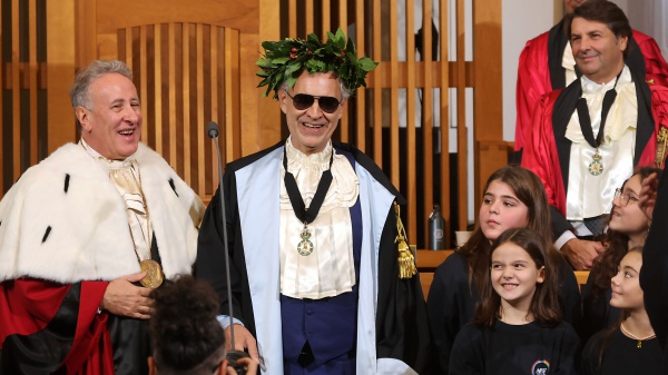 Ad Andrea Bocelli laurea honoris causa dell'Università di Napoli, Federico II, con la musica sempre protagonista