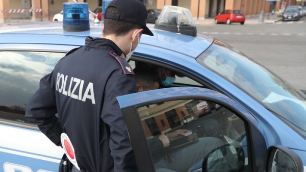 Agrigento, poliziotto uccide figlio per strada con l'arma d'ordinanza. La vittima aveva 24 anni