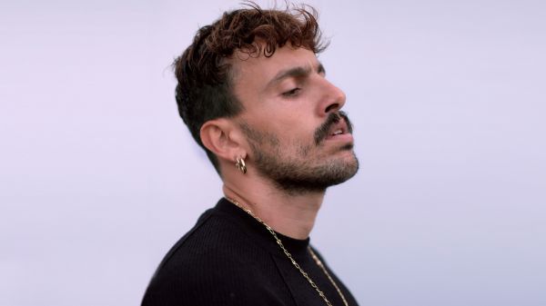 Aiello su RTL 102.5: "Sto lavorando al nuovo album. Stiamo limando le pietre sperando di farle diventare dei piccoli diamanti"
