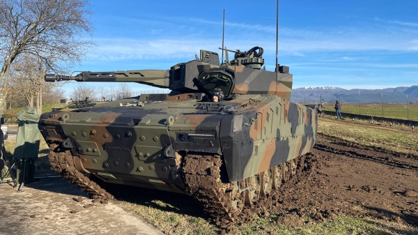 All'Esercito i primi Lynx di Leonardo e Rheinmetall. Crosetto, scenario internazionale impone Difesa in evoluzione costante