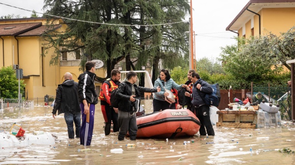 Alluvioni in Emilia-Romagna, 9 morti e oltre 10 mila sfollati