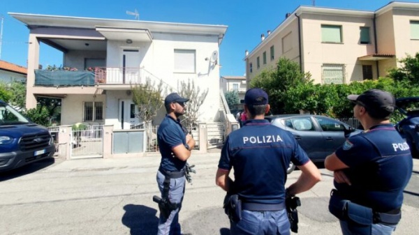 Ancora un femminicidio, questa volta a Rimini: madre di 33 anni uccisa dal compagno a colpi di mattarello