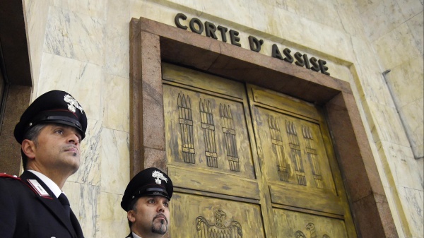 Arezzo: omicidio della madre affetta da Alzheimer, assolta la figlia in corte d'assise
