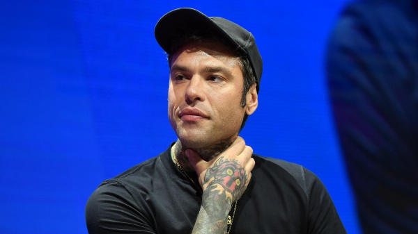 Arriva il libro-confessione di Fedez. Ecco tutto quello che c'è da sapere sul nuovo volume edito da Mondadori