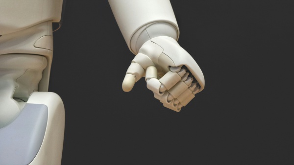 Arriva la "pelle elettronica": i robot avranno il senso del tatto