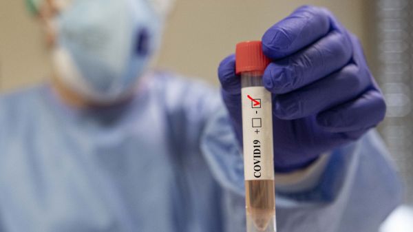 AstraZeneca, dopo una battuta d’arresto, riprende la sperimentazione del vaccino contro il coronavirus in Gran Bretagna