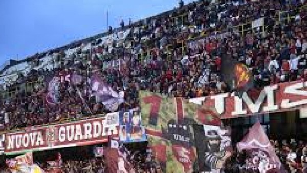 Attesa per le vicende societarie della Salernitana, alla mezzanotte stop alle dichiarazioni d'interessse