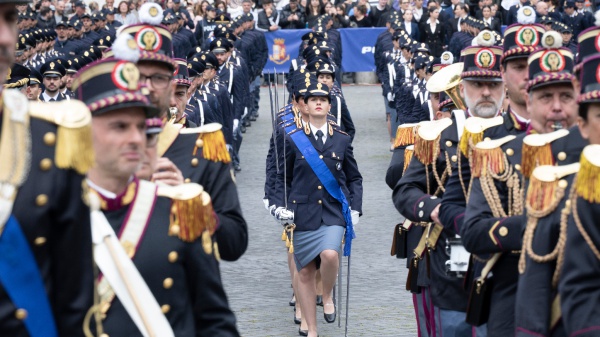 Auguri alla Polizia di Stato, che compie 174 anni. Tutto il programma della manifestazione romana