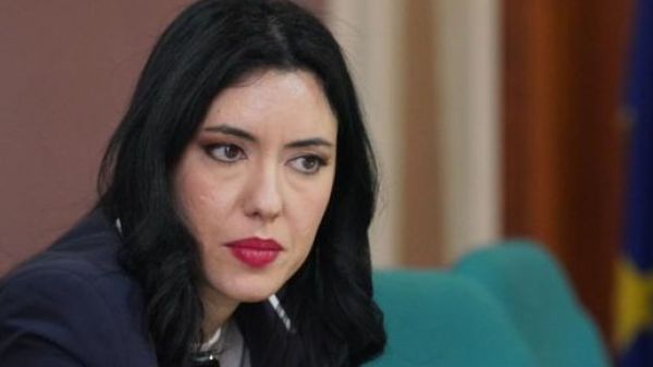 Azzolina: "I ragazzi sono felici a scuola, ci devono rimanere"
