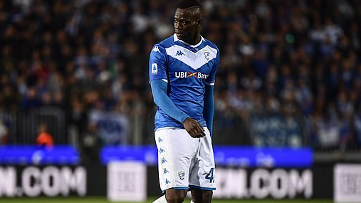 Balotelli, curva Nord Brescia attacca: "Arrogante, si impegni di più sul campo"