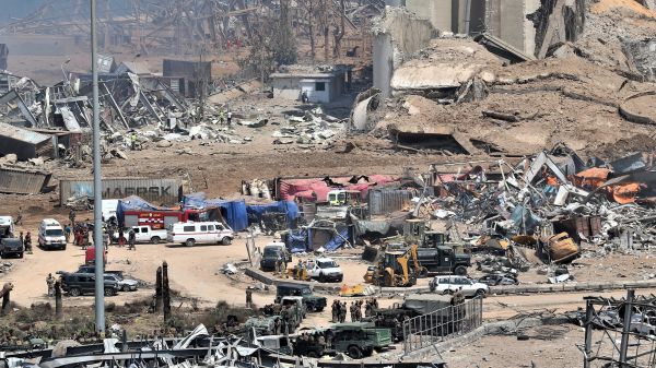 Beirut conta i morti e cerca verità sulla duplice esplosione che ha provocato vittime e ingenti danni