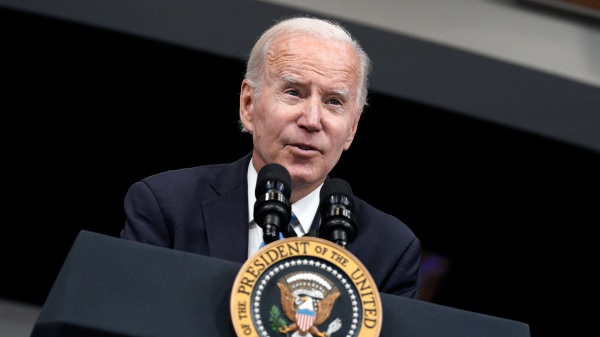 Biden al telefono con Zelensky alza la voce, Kiev dovrebbe mostrare maggiore gratitudine