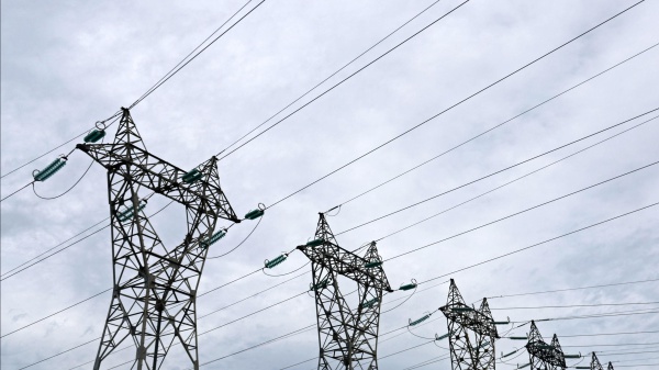 Bollettino Bce,  in Italia le famiglie pagano l’elettricità il doppio rispetto alle industrie ad alta intensità energetica