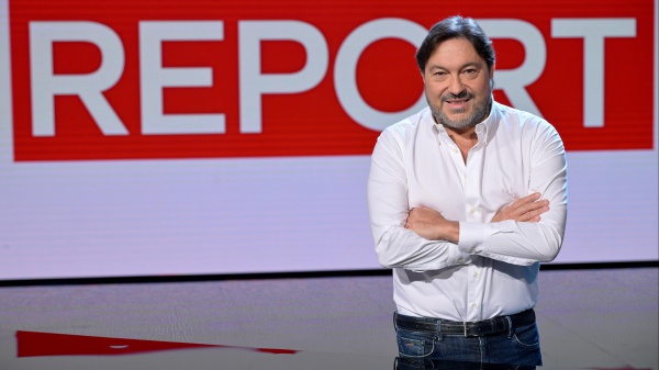 Bomba distrugge l'auto del giornalista Sigfrido Ranucci. "Avrebbe potuto uccidere"