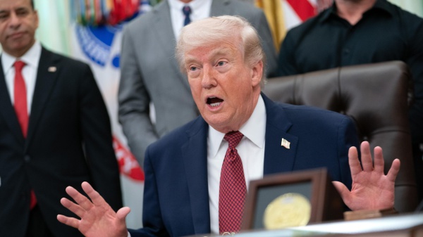 Botta e risposta a distanza tra Washington e Teheran. Trump, l'Iran non può ricattarci su Hormuz