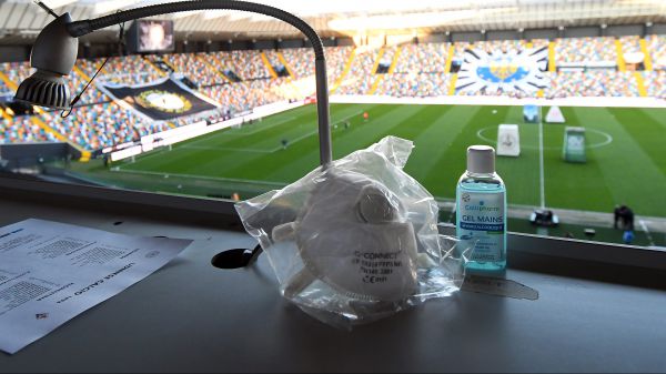 Calcio e coronavirus, vicino lo stop della Serie A