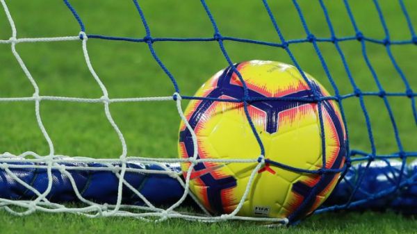Calcio, fermarsi è un obbligo, ripartire una speranza