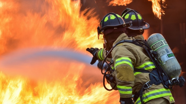 Caldo, siccità, incendi: il Paese brucia, insieme al portafoglio degli italiani