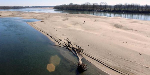 Siccità: fiume Po al livello più basso degli ultimi 16 anni