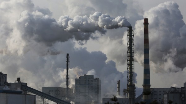Cambiamenti climatici; rapporto rivela, le aziende più inquinanti accusate di pulirsi la coscienza con sponsorizzazioni sportive