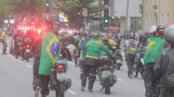 Capitol Hill A Brasilia, L'assalto Dei Fan Di Bolsonaro. La Polizia Ha ...