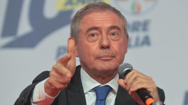Carburanti, fumata nera pure dopo il terzo incontro governo-benzinai: sciopero, compresi i self-service