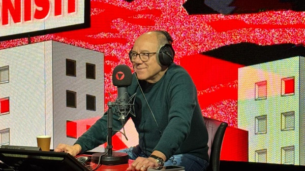 Carlo Verdone a RTL 102.5. Attore, regista e nel 2026 anche Dj per un giorno su Radiofreccia