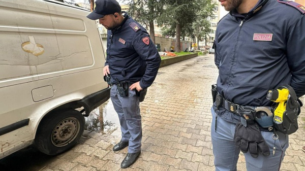 Caserta: cerca di uccidere l'ex fidanzata e poi tenta il suicidio, in carcere un 33enne