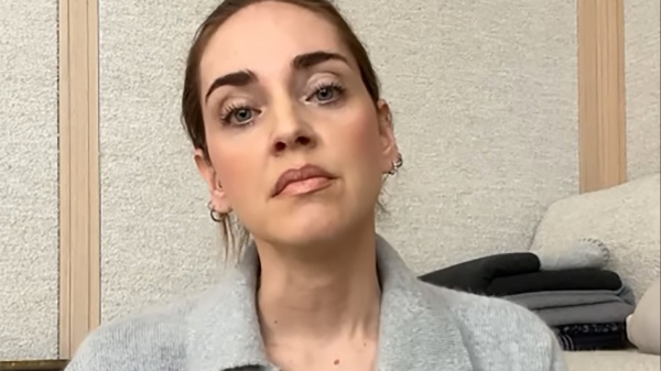 Caso Ferragni, arriva la stretta Agcom sugli influencer. Incontro pm-Gdf su testi per il pandorogate