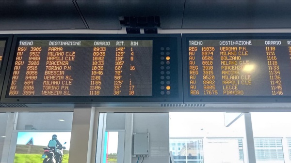 Cavi tranciati vicino alla stazione di Bologna, si ipotizza un sabotaggio senza escludere un atto terroristico