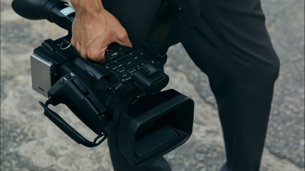 Cento tecniche segrete del giornalista investigativo, il libro di Alessandro Politi che porta i lettori a scoprire i dietro le quinte del mestiere